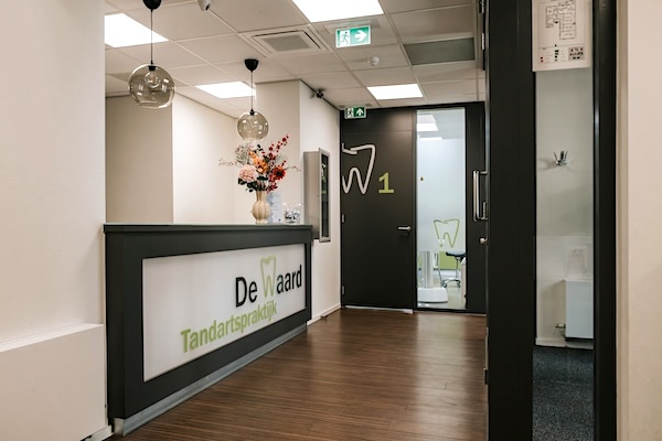 Praktijk ontvangst - Tandartspraktijk De Waard - Terheijden Breda Praktijk balie - Tandartspraktijk de Waard - Terheijden Breda